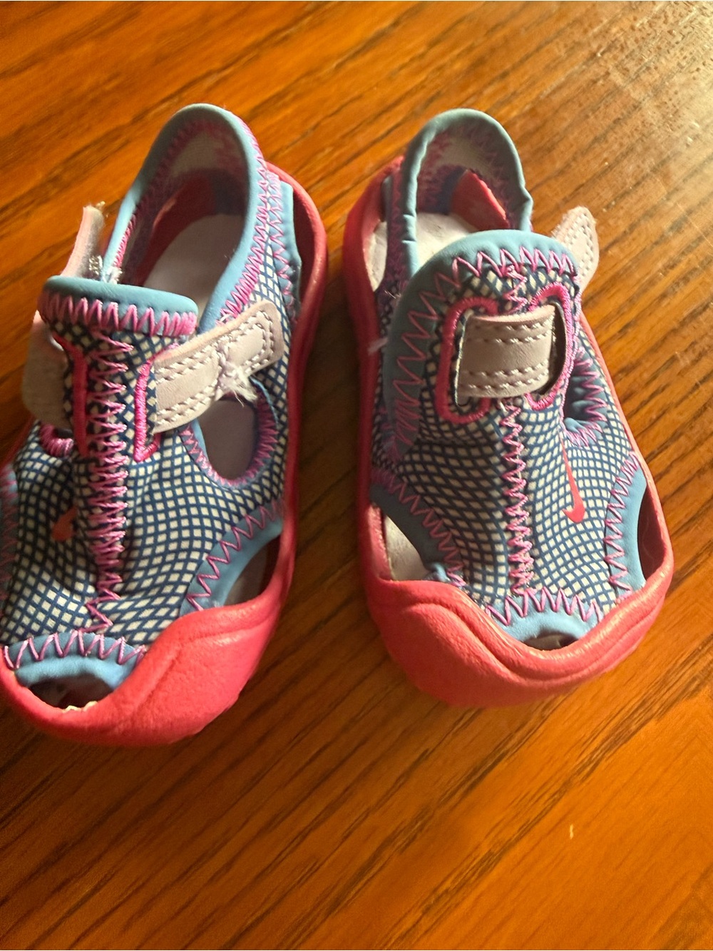 Nike baby water shoes